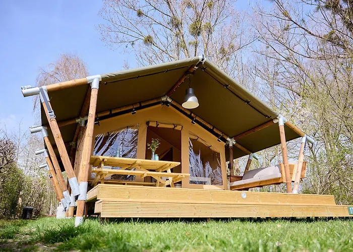 Glamping Rosselba Le Palme Luxe tent